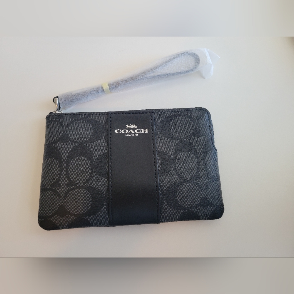Coach Signature Canvas Corner Zip Wallet